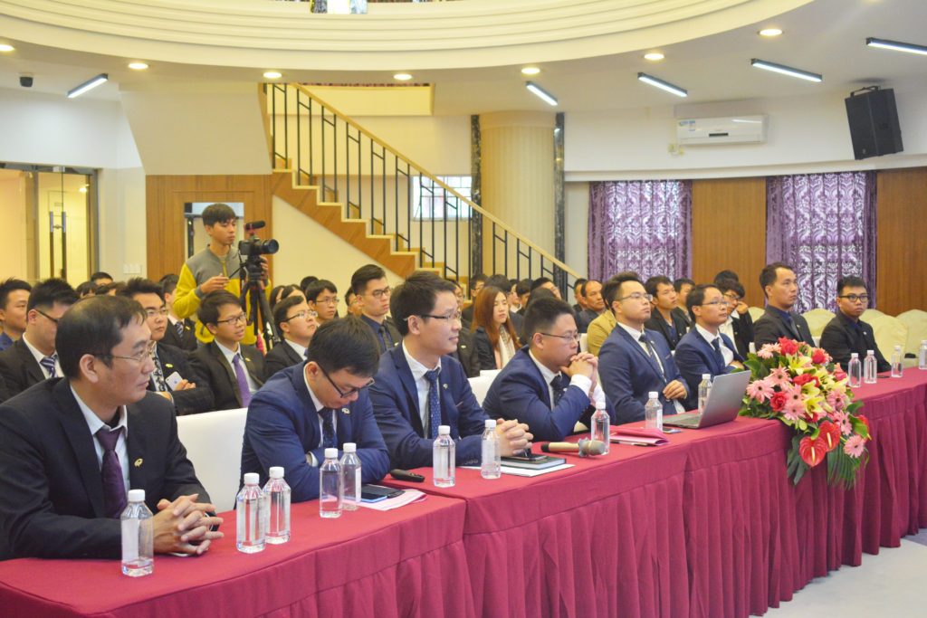 图5 公司年终总结大会现场