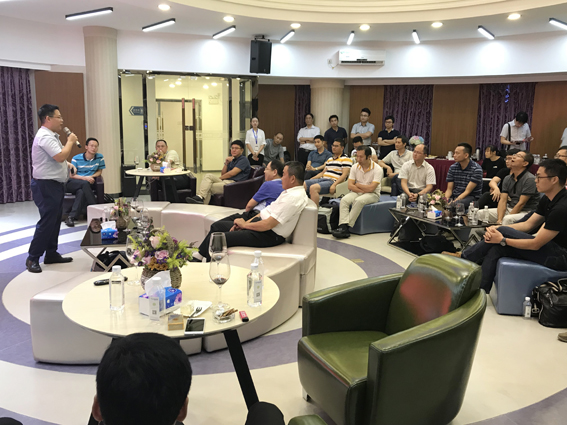 图2 振业优控CEO陈宁宁发表欢迎致辞