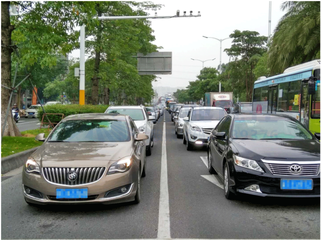 图3 优化前南进口主道排队情况