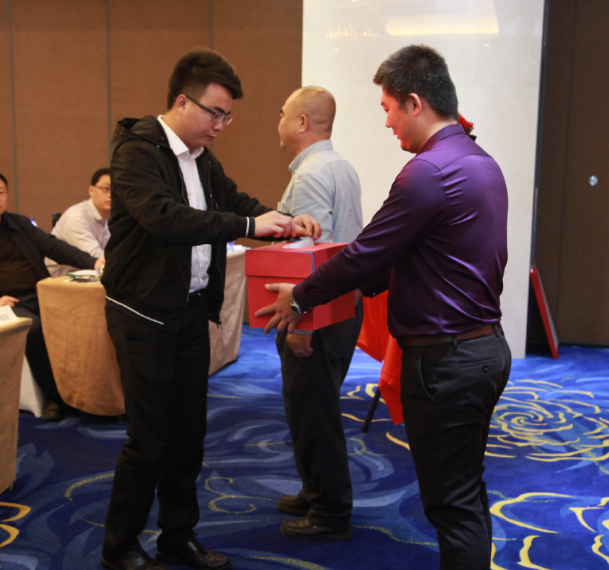 图2 振业优控代表彭金伟参与投票