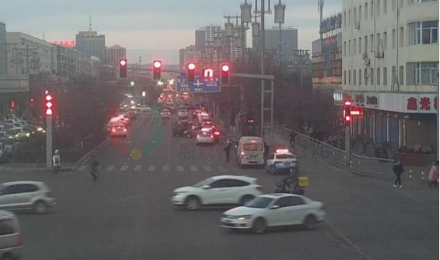 图12 晚高峰消防岗-医卫岗路段优化前后对比